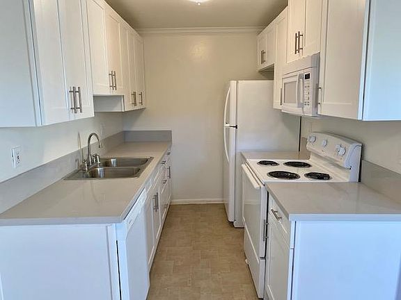 5th image of 949 Lincoln Blvd APT 2