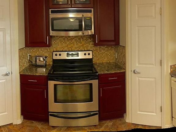 PANORAMIC VIEW OF THE KITCHEN.