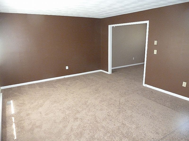 1st image of 1060 Thorn Cir