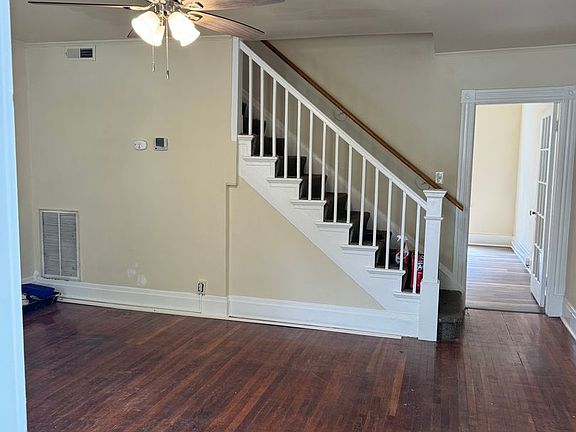 2nd image of 2015 Rosewood Ave