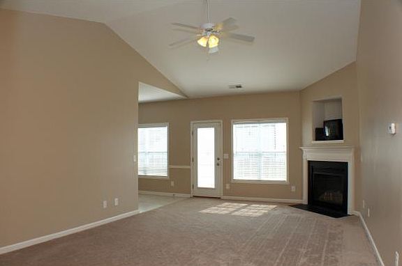 2nd image of 70 Slate Ct