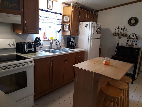 3rd image of 1407 N Peach Ave Lot 46