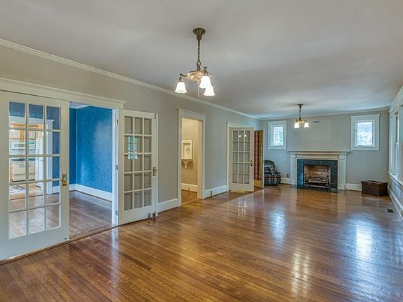 2nd image of 529 Euclid Ave