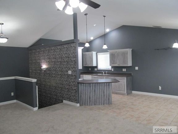 3rd image of 3010 Simon St