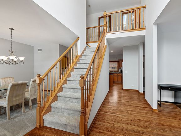 5th image of 24709 Hanover Ct