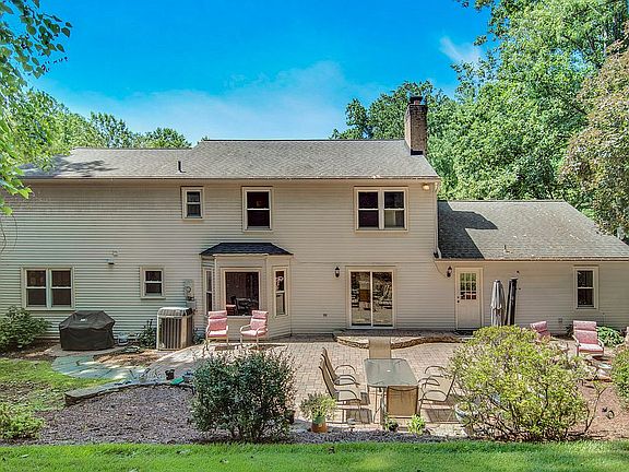 3rd image of 11204 James River Ct