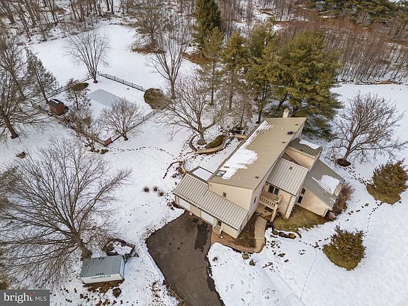 5th image of 6 Creekside Dr