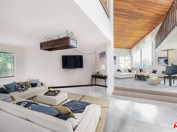 5th image of 3619 Malibu Country Dr