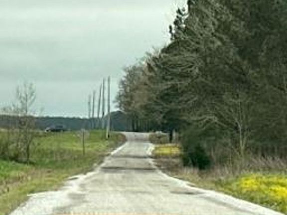 Exterior Neighborhood (street photo)