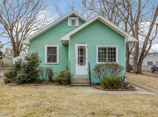 1226 Beechwood St NE, Grand Rapids, MI 49505