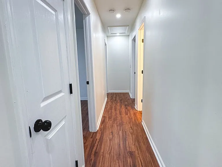 2801 Wedgefield Dr — Photo 10