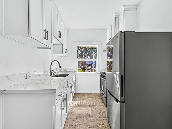4th image of 1331 W 19th St