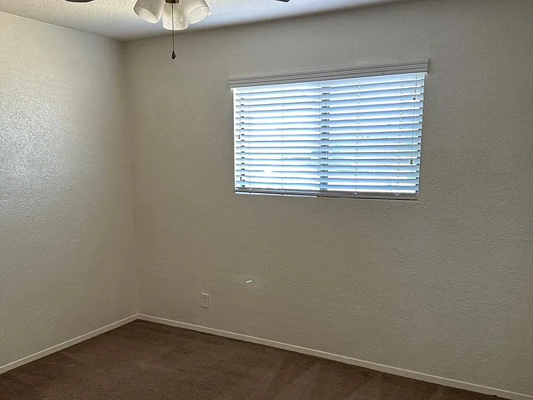 6013 W Laurie Ln — Photo 13