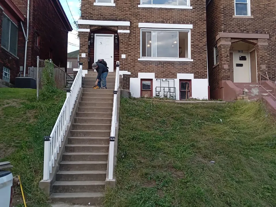 2811 Brentwood Ave