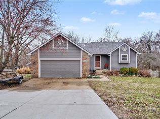 1011 Lakecrest Rd, Lawrence, KS 66049