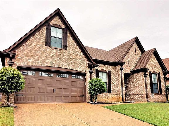 2nd image of 2703 Plum Creek Dr