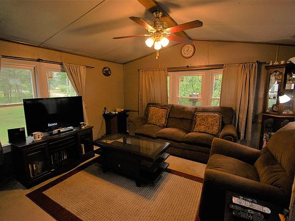 3rd image of 1685 W 4th St