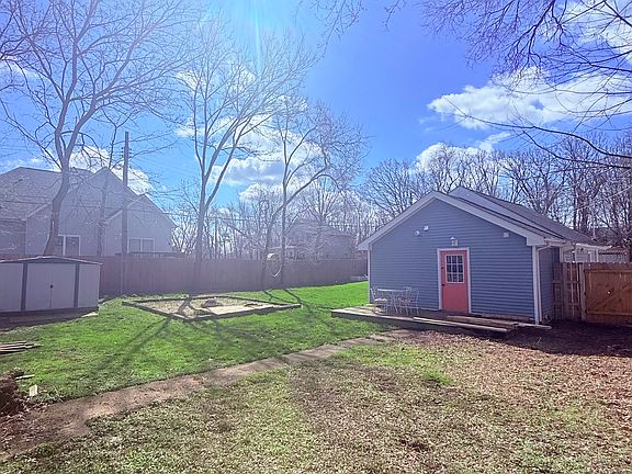2nd image of 1515 Whippoorwill Rd
