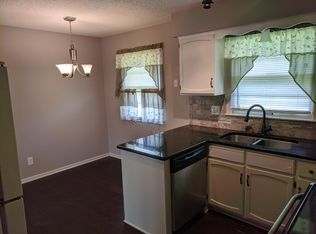 124 SW Moore St, Blue Springs, MO 64014