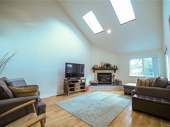 3rd image of 42 Wild Birch Farm #9