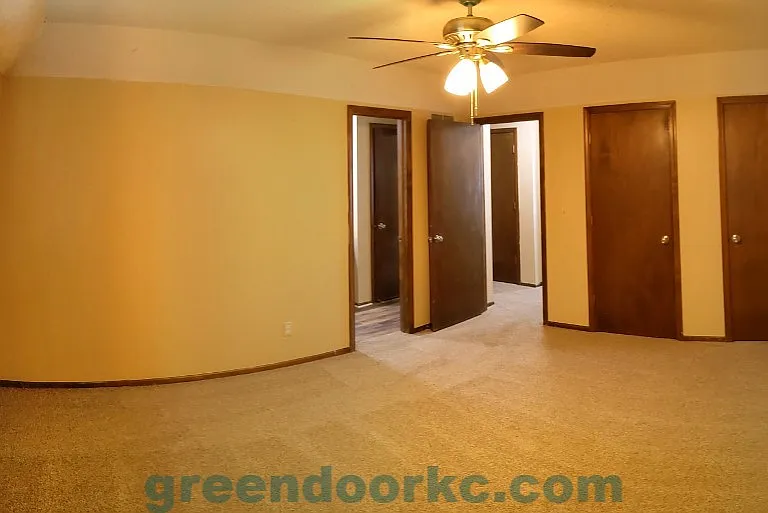 837 S Lindenwood Dr — Photo 4