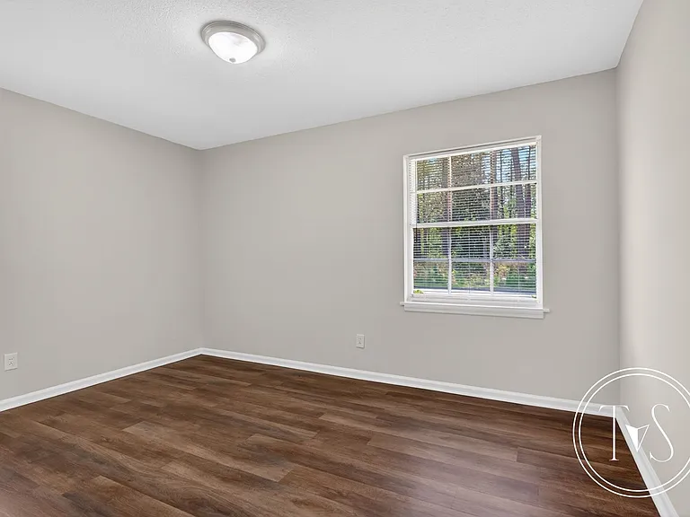 113 Elm St — Photo 22
