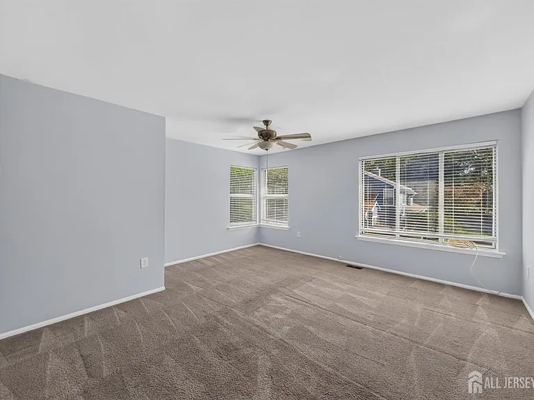 22 Driftwood Dr — Photo 9