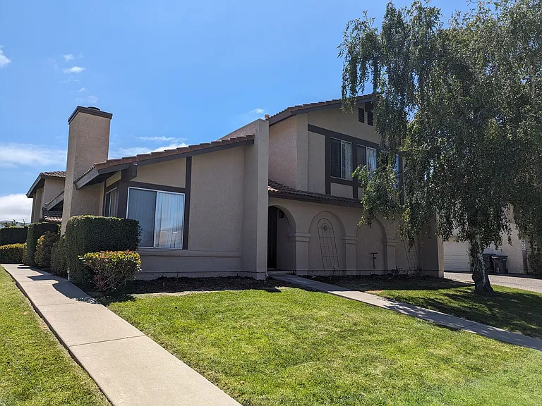 616 Summerwood Ln — Photo 2