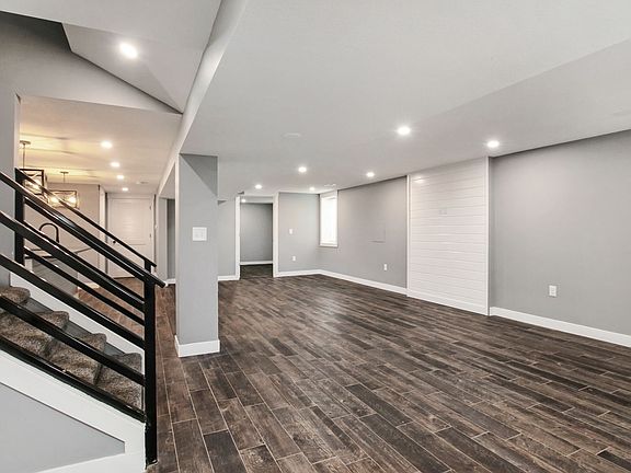 4th image of 1801 Elaine Dr #2