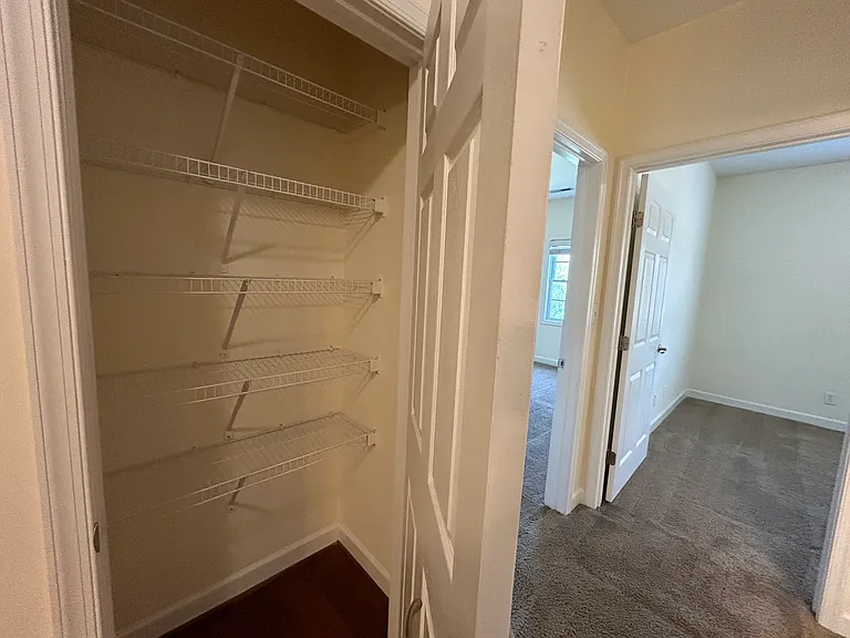 Kendall Square Apartments — Photo 62