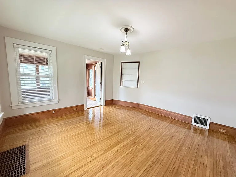 310 E Locust St — Photo 6