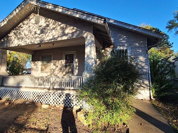 4th image of 703 S Jefferson Ave