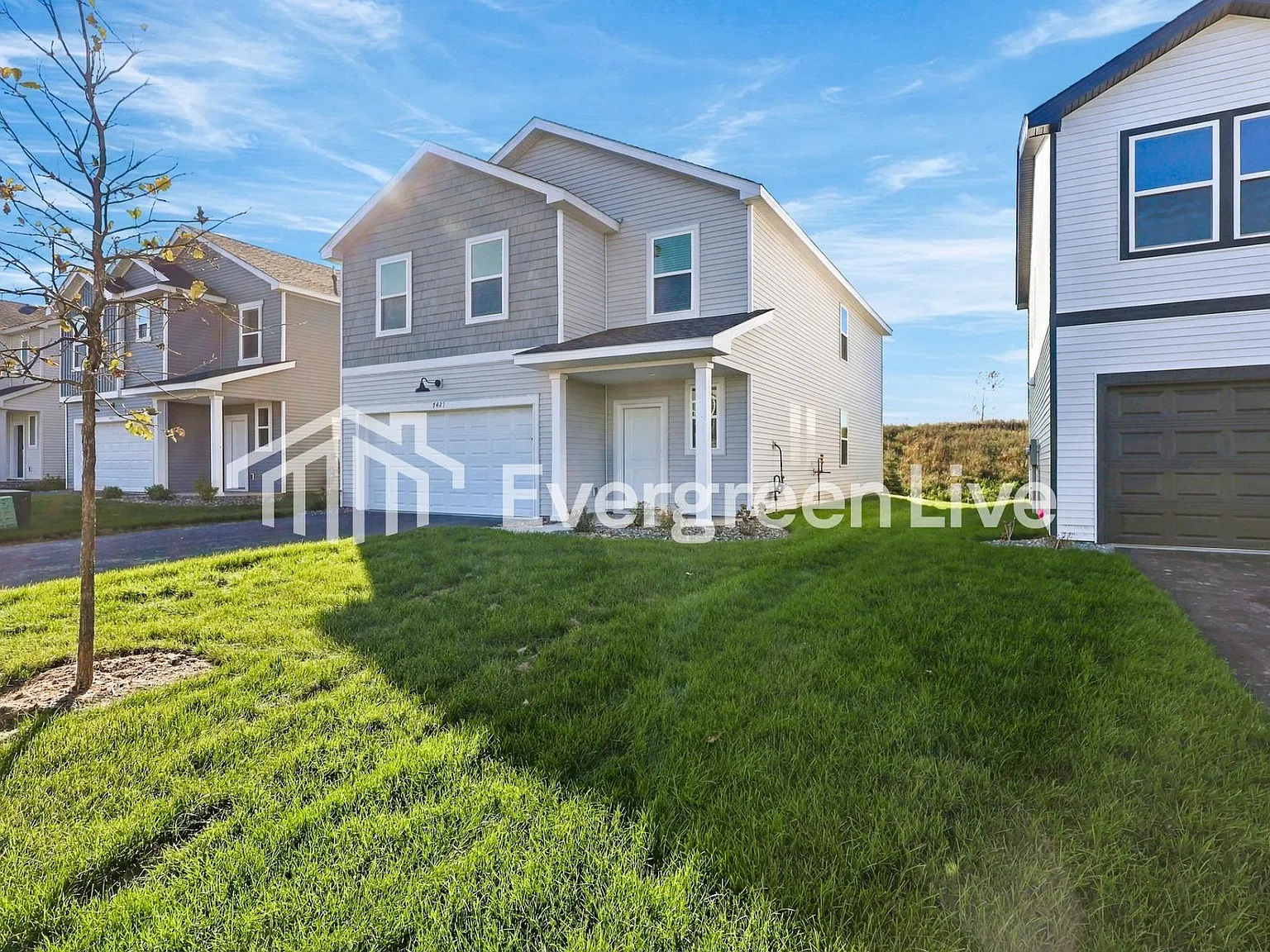 5 bed, 3.0 bath, 2460 sqft, $2,655 — Photo 1