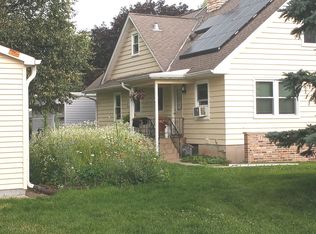 130 1st St, Cary, IL 60013