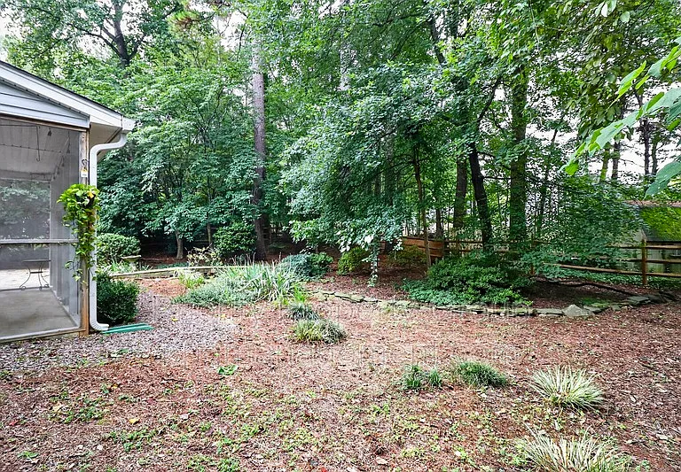 9118 Pine Springs Ct — Photo 35