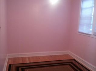1932 W Henderson St #1, Chicago, IL 60657