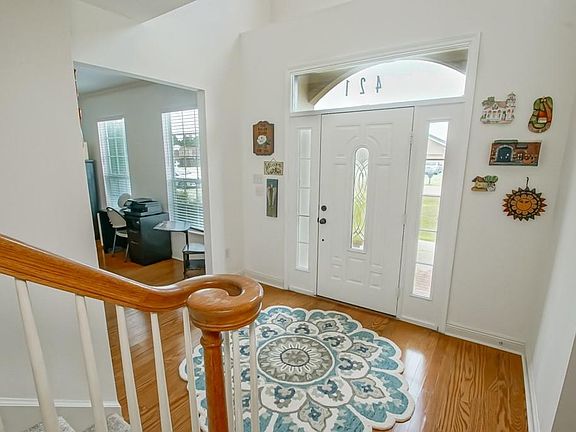 3rd image of 421 Creekside Ct