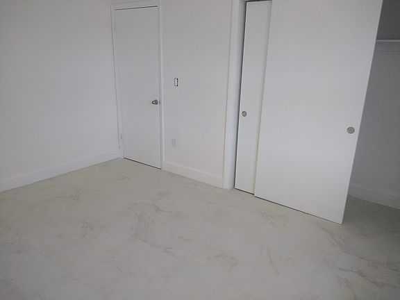 2nd image of 16135 NE 19th Ct APT 10