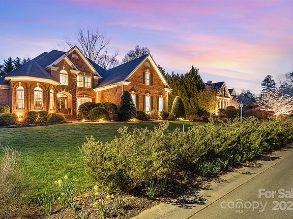 3rd image of 2029 Landry Ln