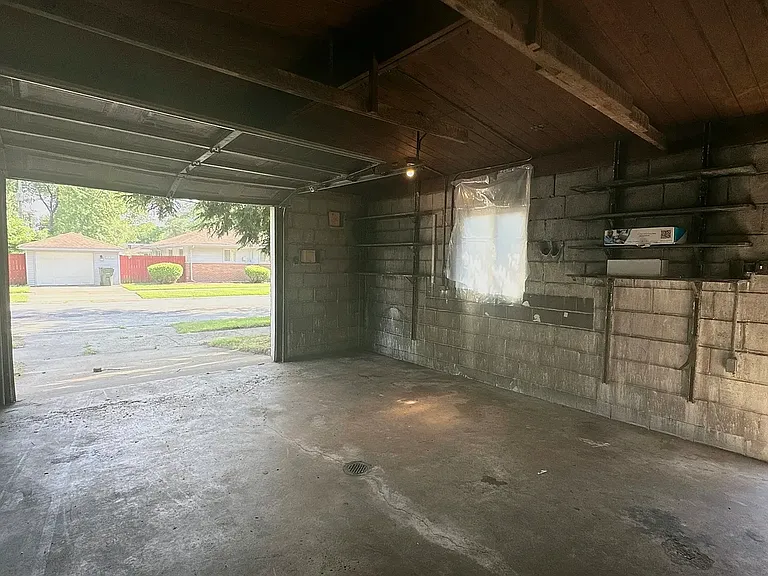15043 Meadow Ln — Photo 17