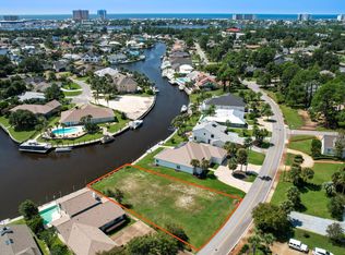 409 Wahoo Rd, Panama City Beach, FL 32408