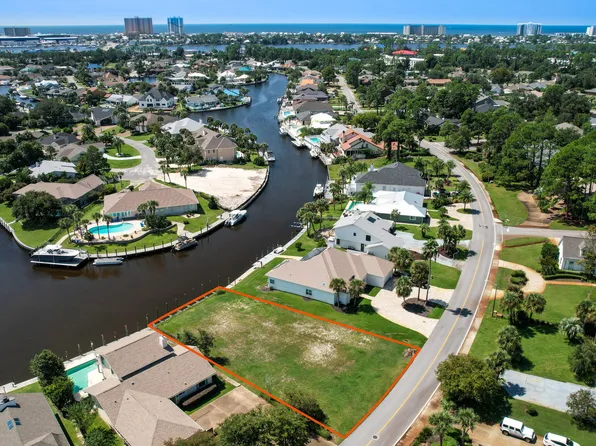 409 Wahoo Rd, Panama City Beach, FL 32408
