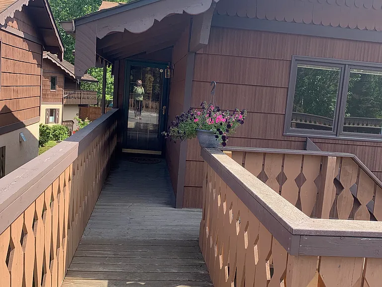 Entry to Unit