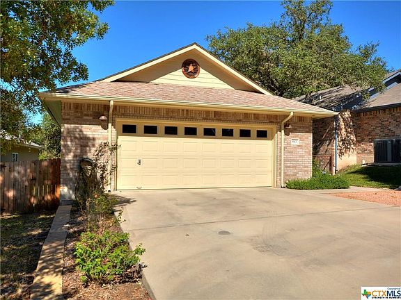 3rd image of 643 Bluffside Dr