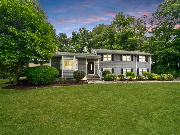 81 Nutmeg Lane, Stamford, CT 06905
