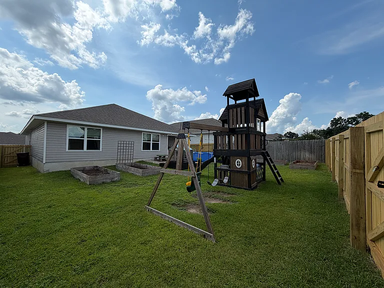 5699 Guinevere Ln — Photo 23