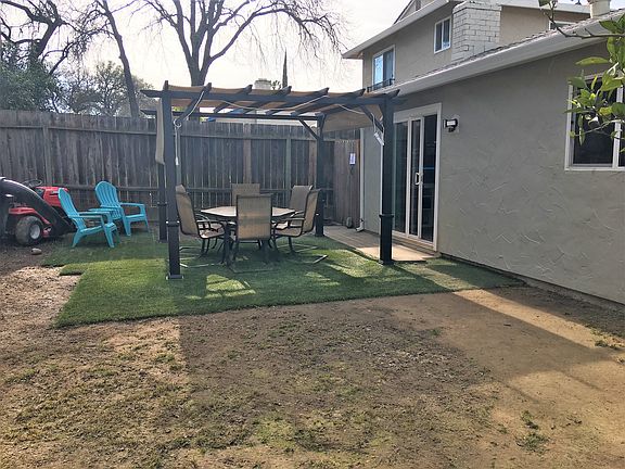 3rd image of 8056 Linden Lime Ct