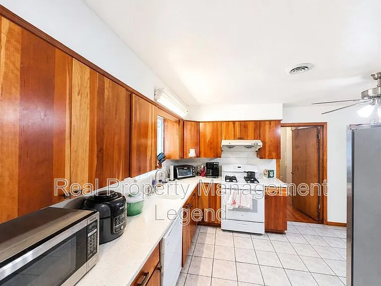 409 La Salle Dr — Photo 4