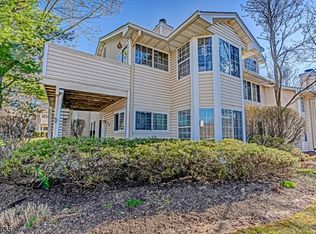 27 Crossfield Ct, Bedminster, NJ 07921