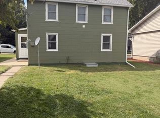 215 N 1st St, Princeton, IL 61356